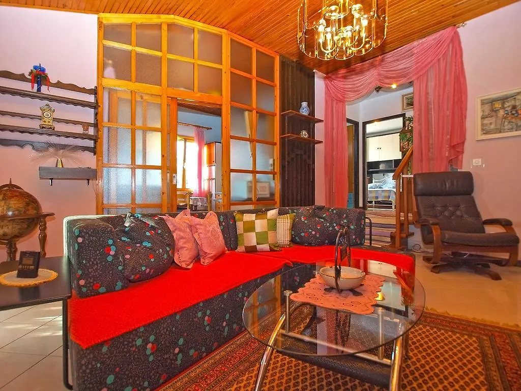 House Silvana 1461 بولا