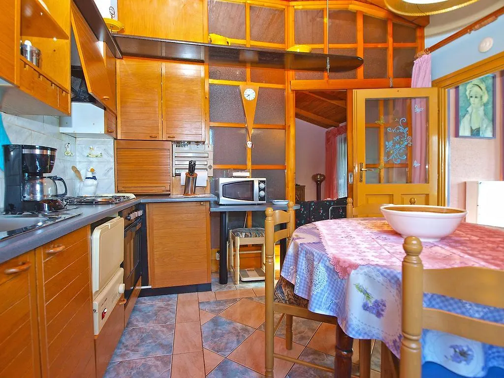House Silvana 1461 بولا 0*,